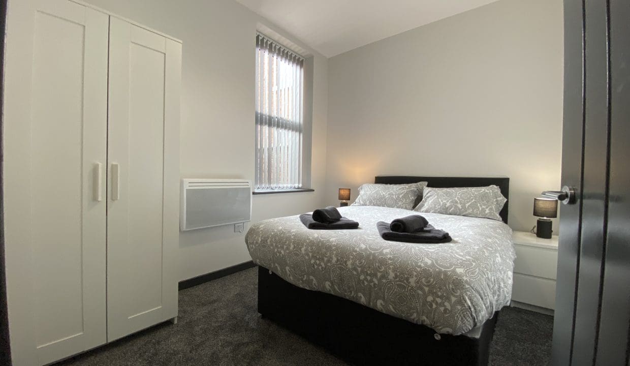 02 Bedroom