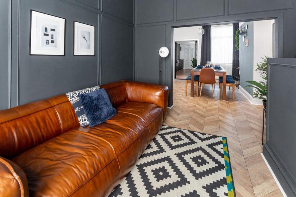 4 Bedroom (8 beds), 2 Bath – Liverpool, Merseyside, England, UK