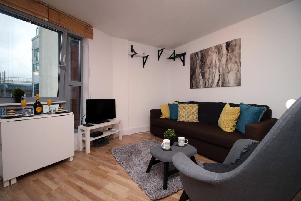 2 Bedroom (3 Beds), 1 Bath – Cardiff, Wales, UK