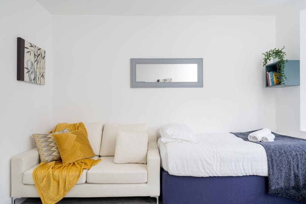 1 Bedroom, (1 Bed), 1 Bath – Essex, England, UK