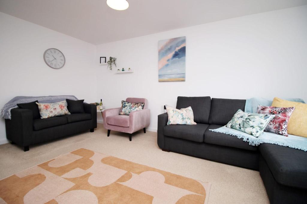 3 Bedroom (4 Beds), 1 Bathroom House – Newport, Wales, UK