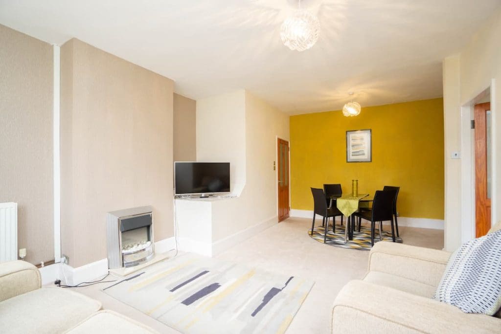 2 Bedroom, 1 Bathroom Apartment – Southport
