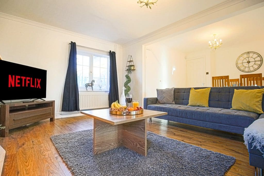 4 Bedroom (6 beds), 1 Bathroom House – Milton Keynes, Buckinghamshire, UK