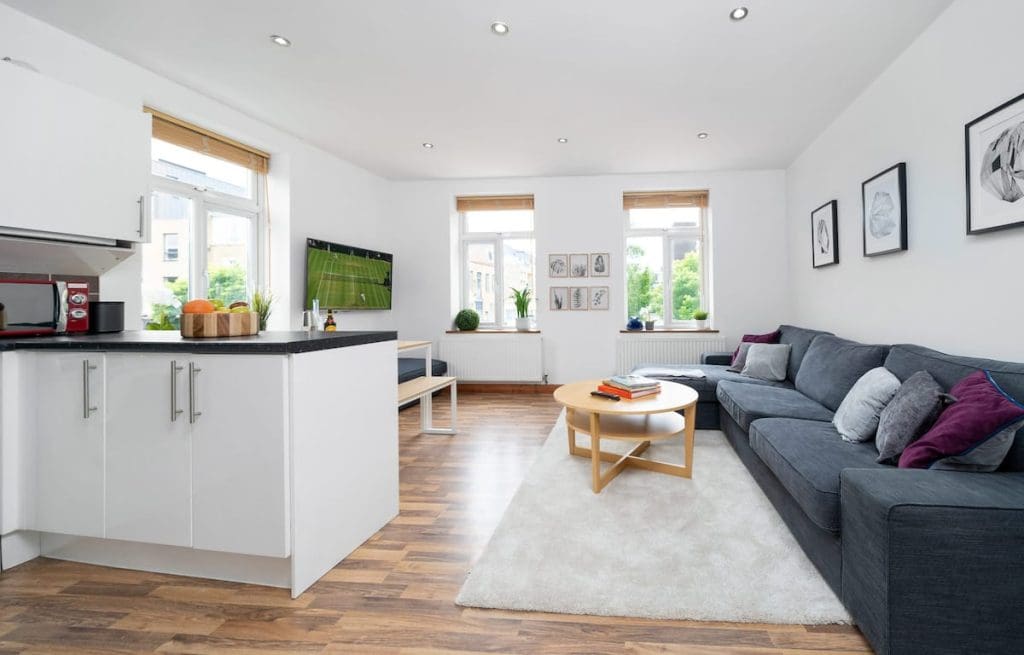 3 Bedroom, (3 Bed), 1 Bath – London, Greater London, England, UK