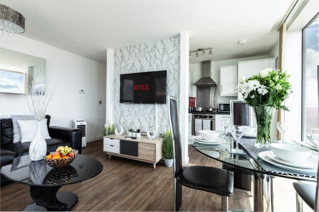 2 Bedroom (4 Beds), 2 Bath Apartment – Milton Keynes, Buckinghamshire, England, UK