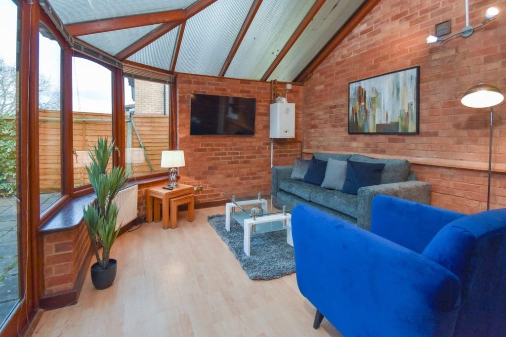4 Bedroom (6 beds), 1 Bathroom House – Milton Keynes, Buckinghamshire, UK