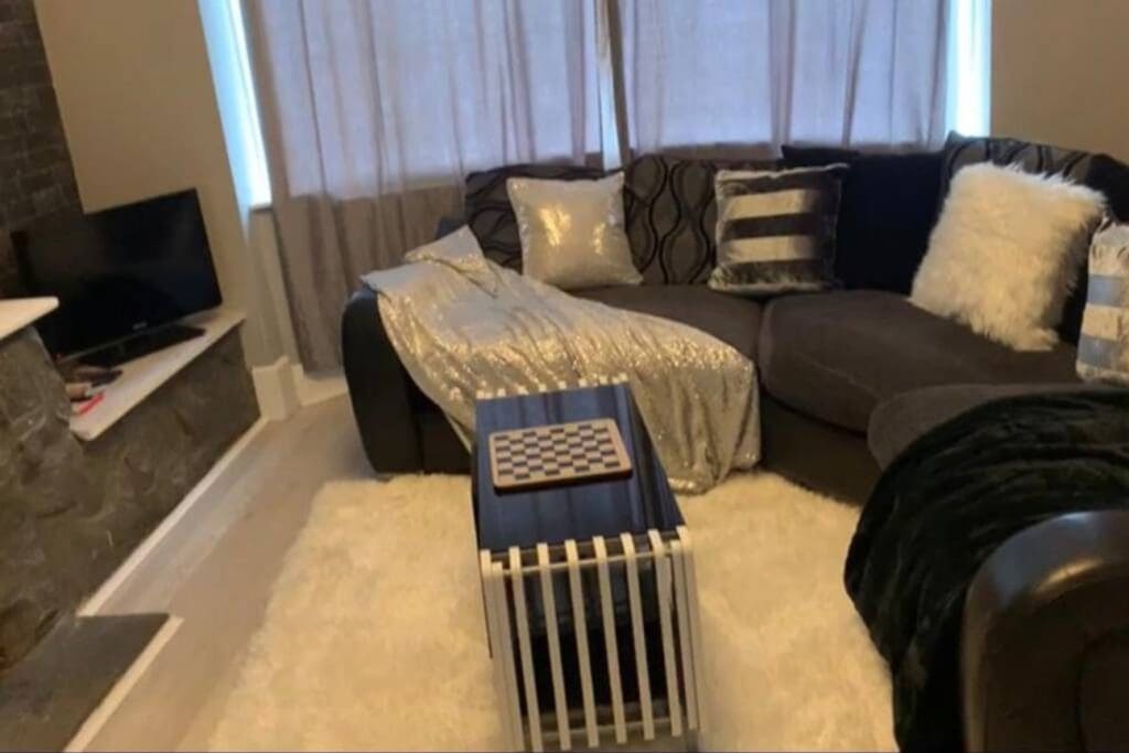 3 Bedroom, 1.5 Bathroom House – Gillingham, Kent, England, UK