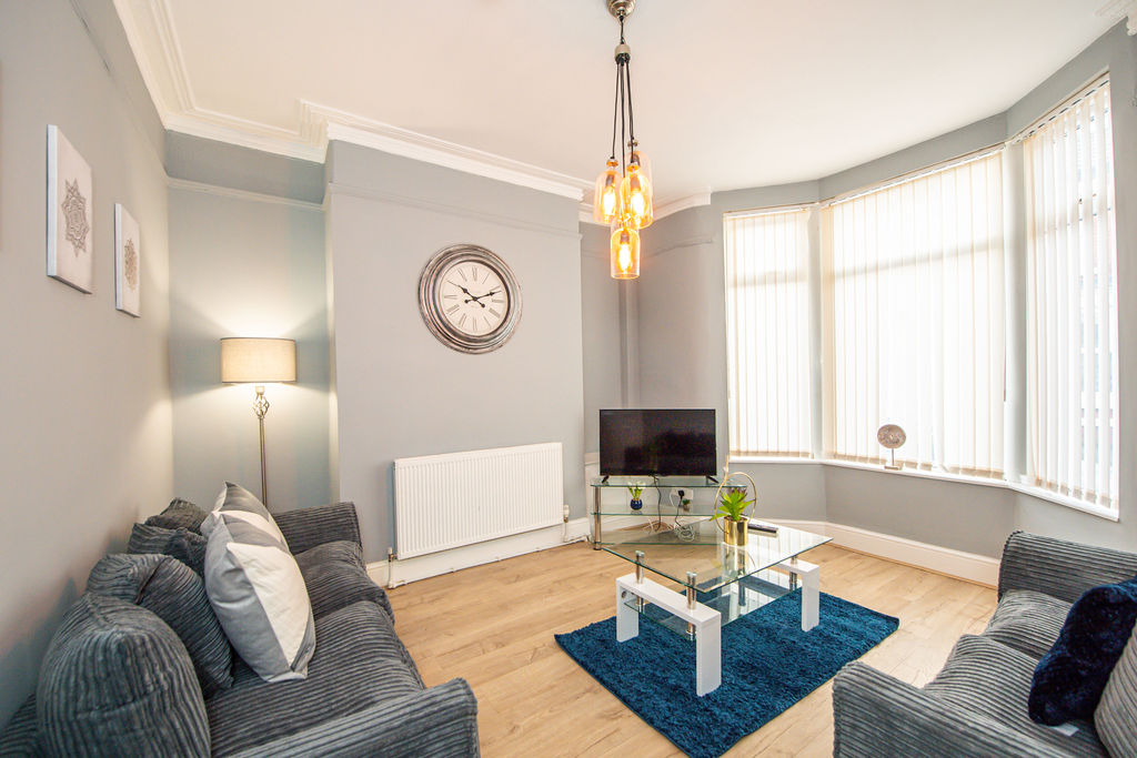 4 Bedroom (7 Beds), 2 Bathroom Apartment Located In Liverpool, Merseyside, England, UK