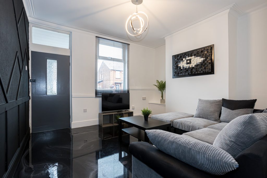 2 Bedroom (3 Beds), 2 Bathroom House Located In St Helens, Merseyside, England, UK