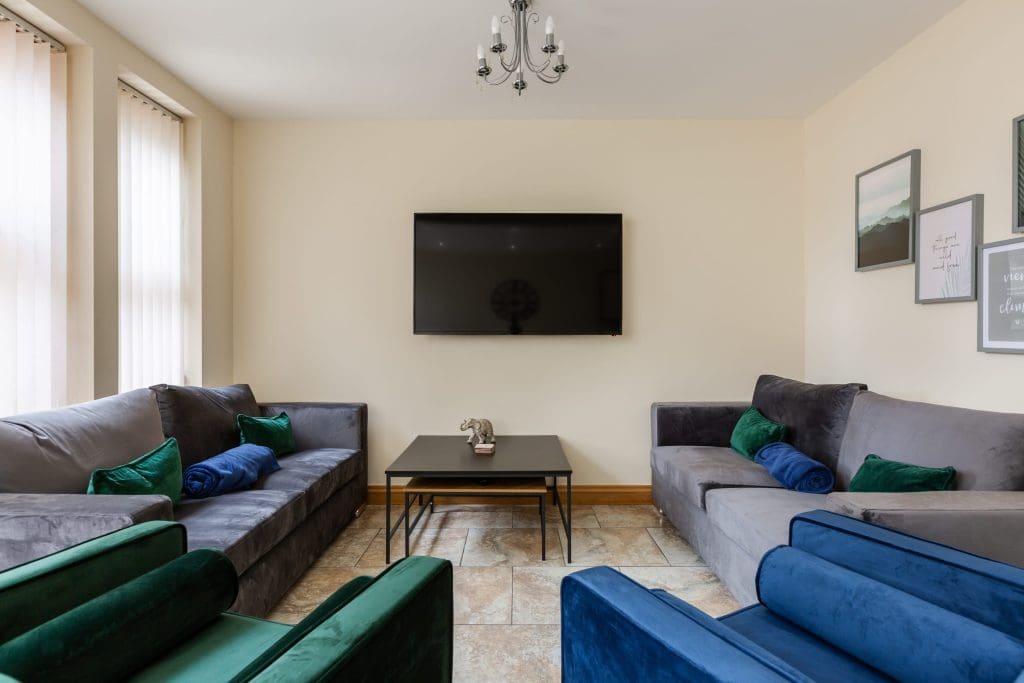 5 Bedroom (9 Beds), 3.5 Bathroom House – Preston, Lancashire, England, UK
