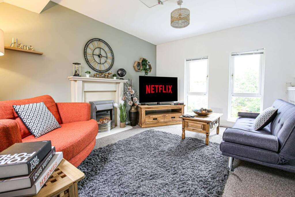 3 Bedroom (5 Beds), 1 Bathroom House – Milton Keynes, Buckinghamshire, England, UK