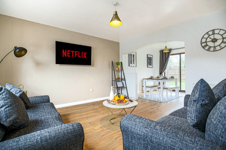 3 Bedroom (5 Beds), 1 Bathroom House – Milton Keynes, Buckinghamshire, England, UK