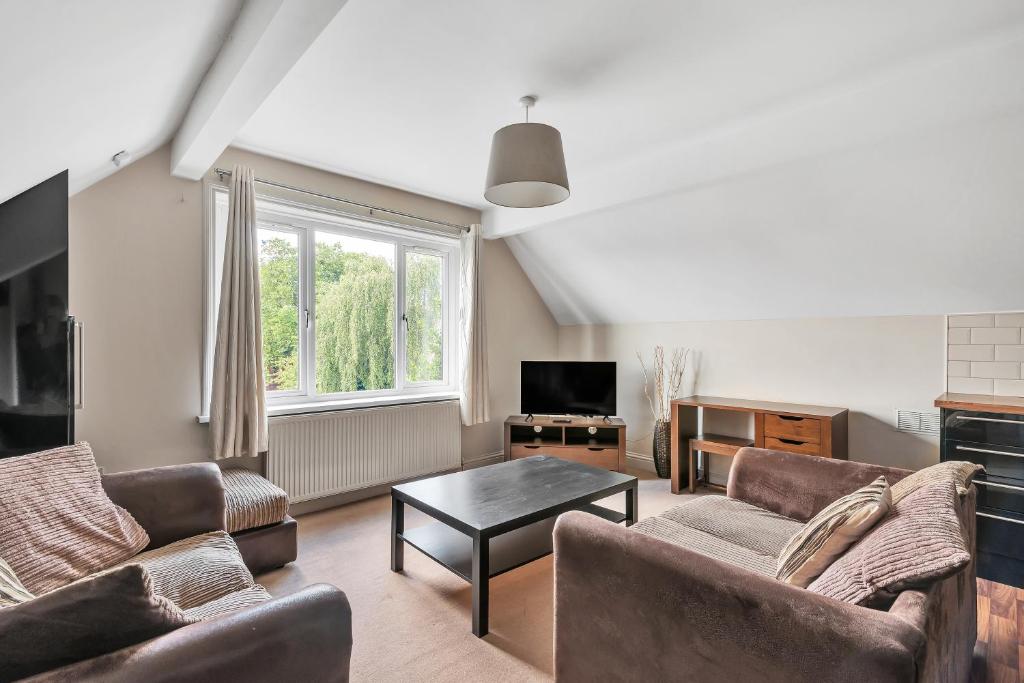 2 Bedroom (2 Bed) 1 Bath Apts – Derby, Derbyshire, England, UK