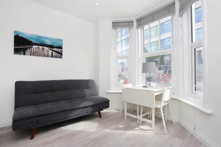 1 Bedroom (2 Beds), 1 Bath – Bournemouth, Dorset, England, UK