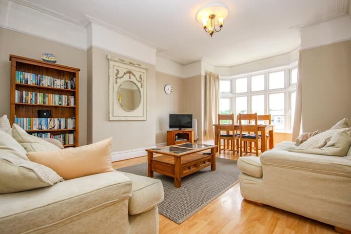 3 Bedroom (4 Beds), 2 Bath – Bournemouth, Dorset, England, UK