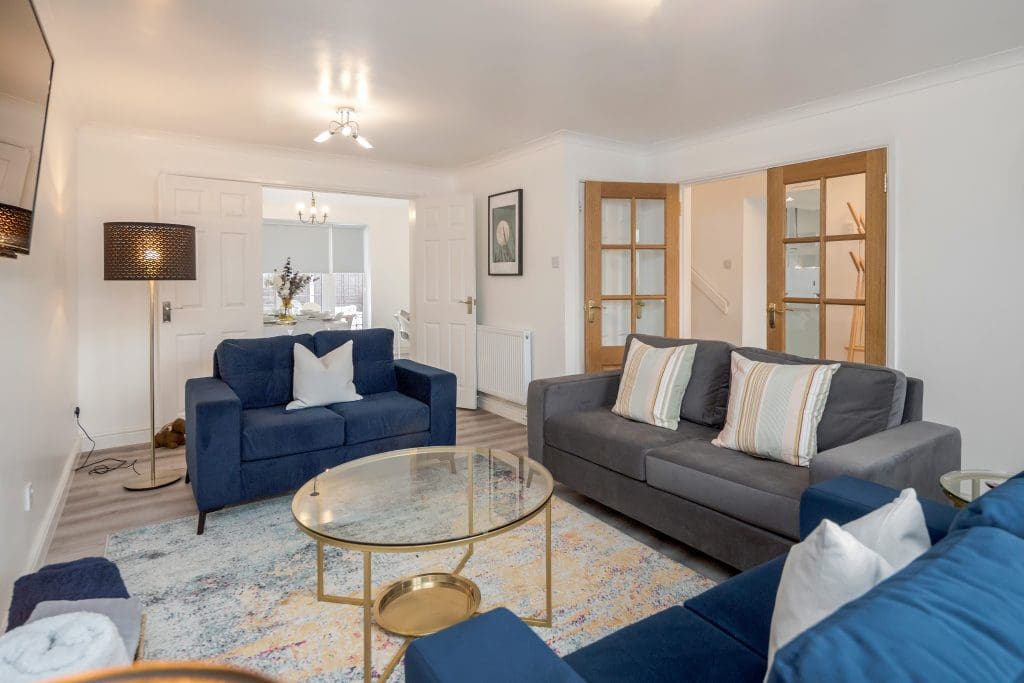 5 Bedroom (7 Beds), 2.5 Bathroom House Located In Maidenhead, Berkshire, England, UK
