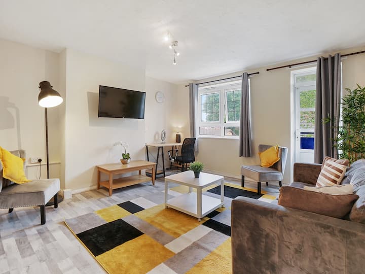 2 Bedroom (3 Beds), 1 Bath – Croydon, Greater London, England, UK