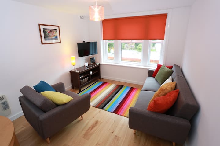 2 Bedroom (3 Beds), 1 Bath – Bournemouth, Dorset, England, UK