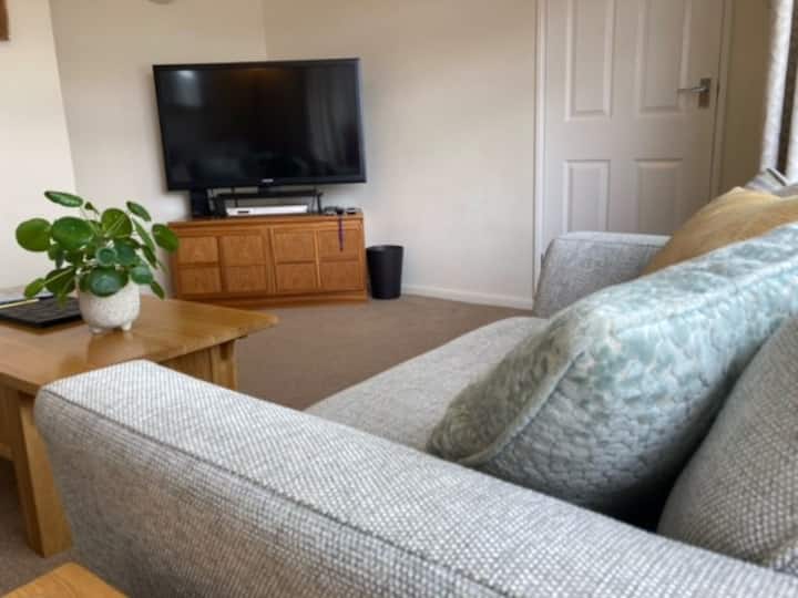 3 Bedroom (4 Beds), 1.5 Bath – Christchurch, Dorset, England, UK