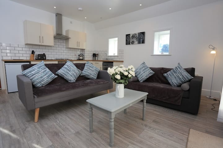 1 Bedroom (1 Beds), 1 Bath – Bournemouth, Dorset, England, UK