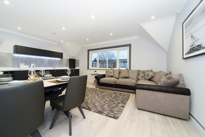 2 Bedroom (2 Beds), 1 Bath – Poole, Dorset, England, UK