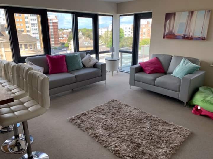 2 Bedroom (4 Beds), 2 Bath – Bournemouth, Dorset, England, UK