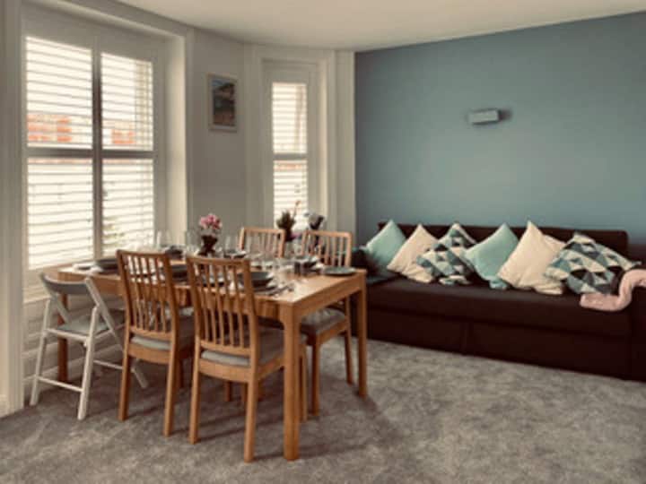 2 Bedroom (4 Beds), 1 Bath – Bournemouth, Dorset, England, UK