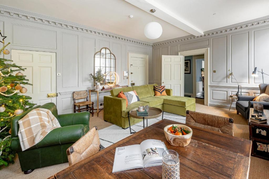 2 Bedrooms (2 Beds), 3 Bath – Bath, Bath, England, UK