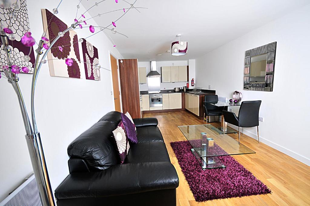 2 Bedrooms (2 Beds), 1 Bath – Cardiff,  South Glamorgan, Wales, UK