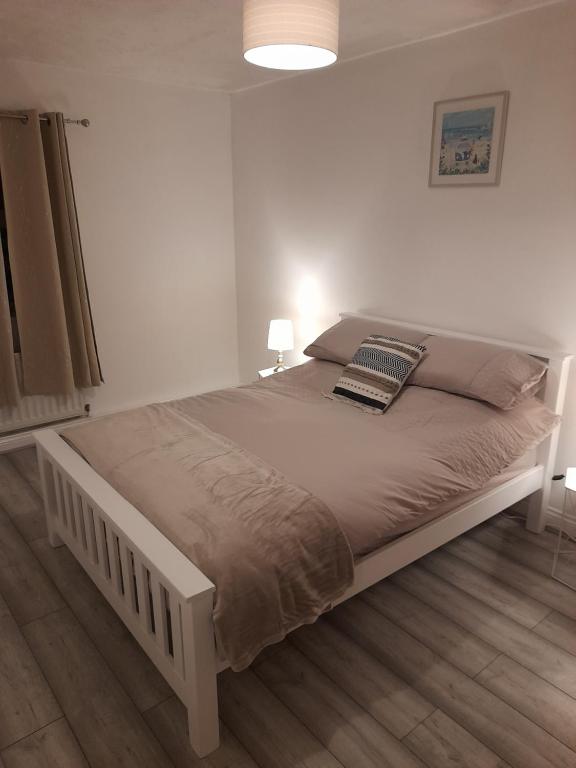 2 Bedrooms (2 Beds), 1 Bath – Coventry, West Midlands, England, UK