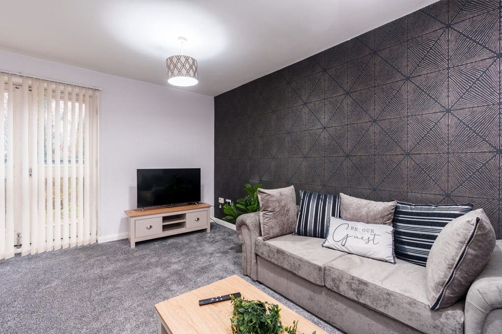 3 Bedroom (6 Beds), 3 Bath – Derby, Derbyshire, England, UK