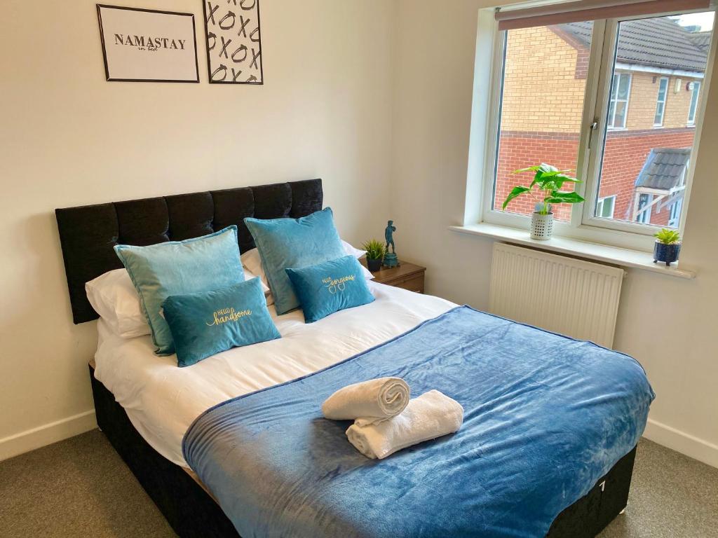 3 Bedrooms (3 Beds), 1 Bath – Manchester, Greater Manchester, England, UK