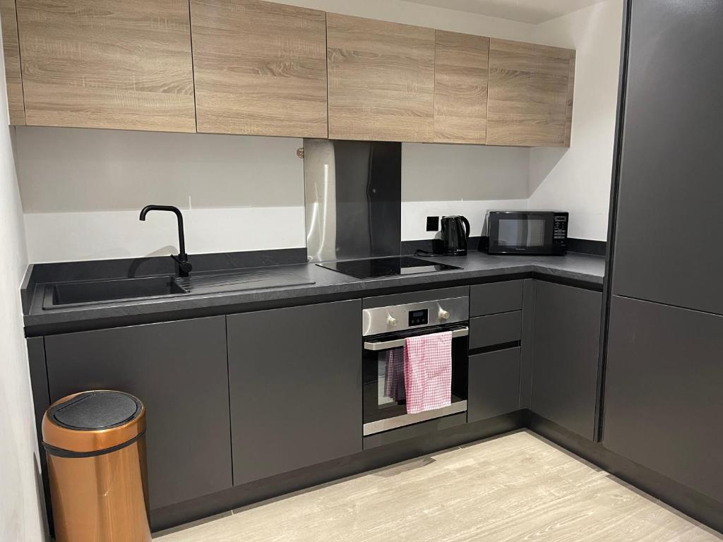 12 Bedrooms (12 Beds), 1 Bath – Manchester, Greater Manchester, England, UK