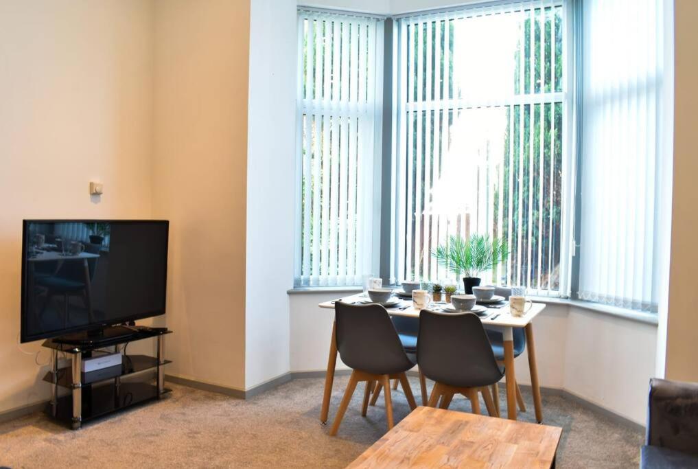 2 Bedroom, 1 Bathroom Apartment – Burnley, Lancashire, England, UK