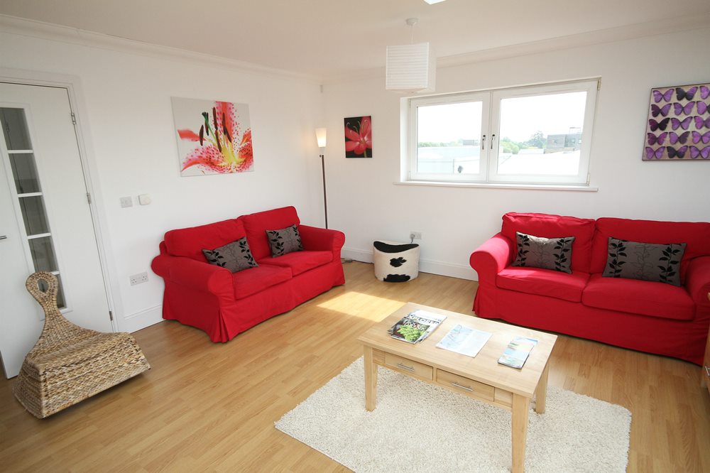 2 Bedroom (3 Beds), 2 Bath Apartment – Cambridge, Cambridgeshire, England, UK