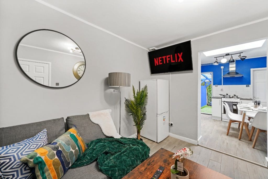 3 Bedroom (6 Beds), 1 Bathroom House – Oxford, Oxfordshire, England, UK