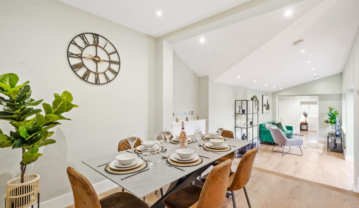 Flat 1, 77 Haydons Road - X7R9Uvgp1OwsSytobtEG