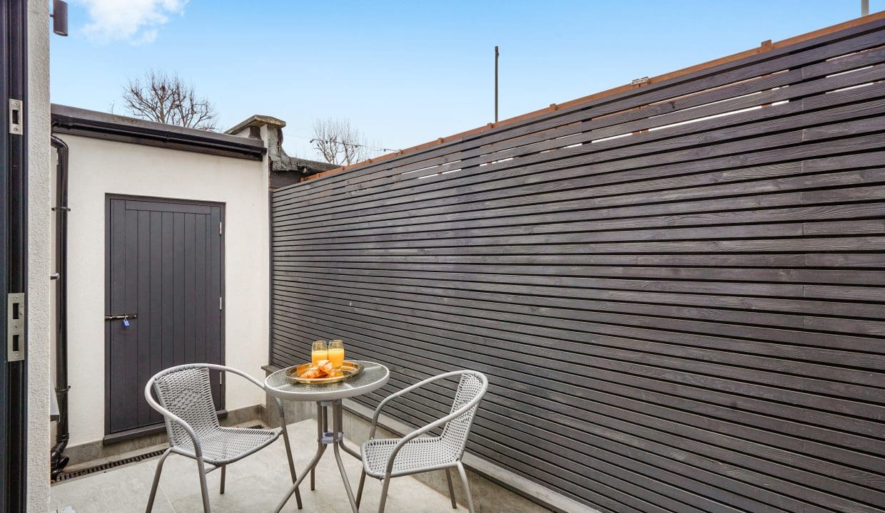 Flat 1, 77 Haydons Road - tf990oPvsF0p4Wklem4x