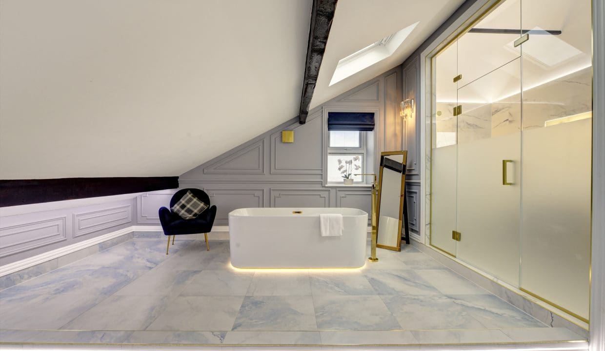 _DSC5305And8more_Fusion-Interior