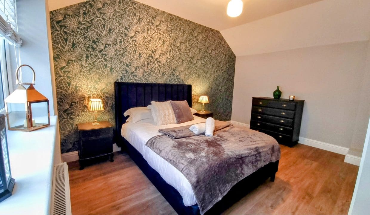 Bedroom 2 (2)