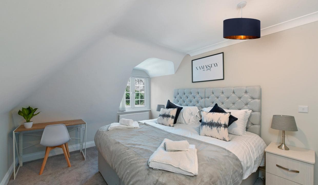 Deanway Flat 7 - Bedroom One 2_OTA