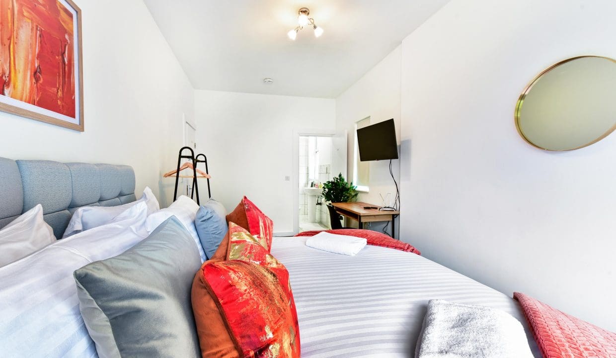 Ealing 30 DGR 1 - Bedroom One 4_OTA