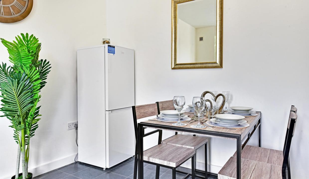 Ealing 30 DGR 1 - Dining Area_OTA