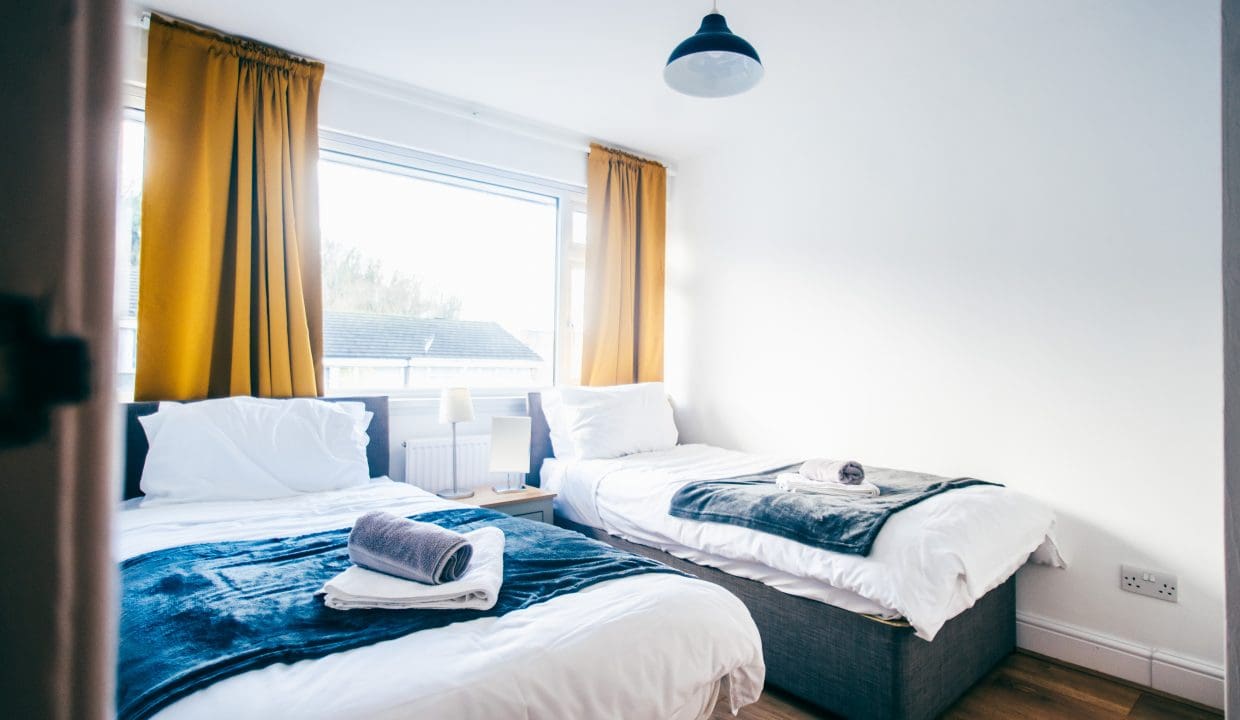 14 Gainsborough Road5
