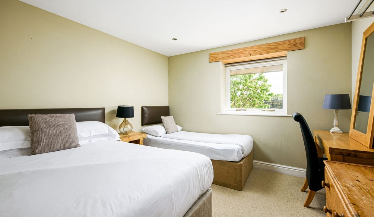 Bedroom4