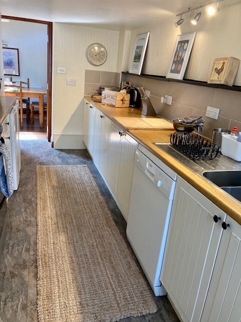 The Long Barn - Kitchen - Dog friendly cottage - The Old Mill Holiday Cottages