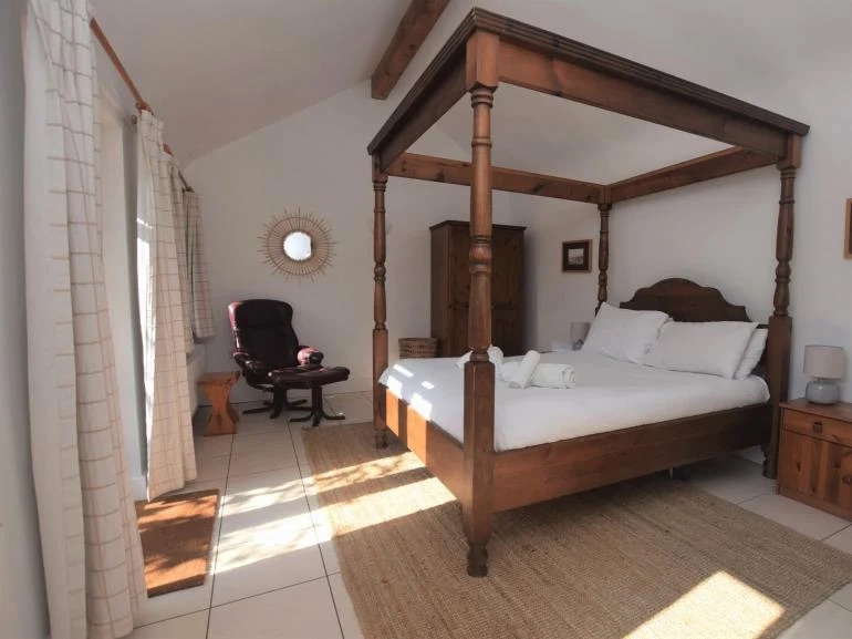 bedroom1