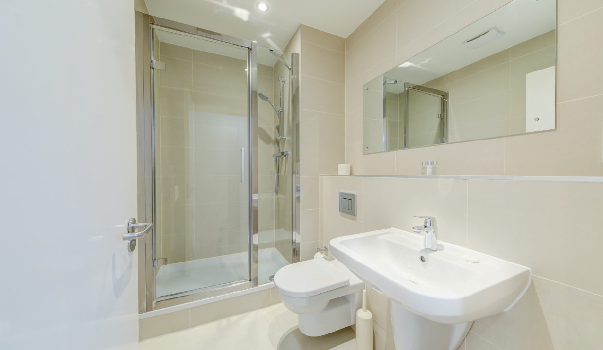 cleyro_finzelsreach_familydeluxe_bathroom_1[1]