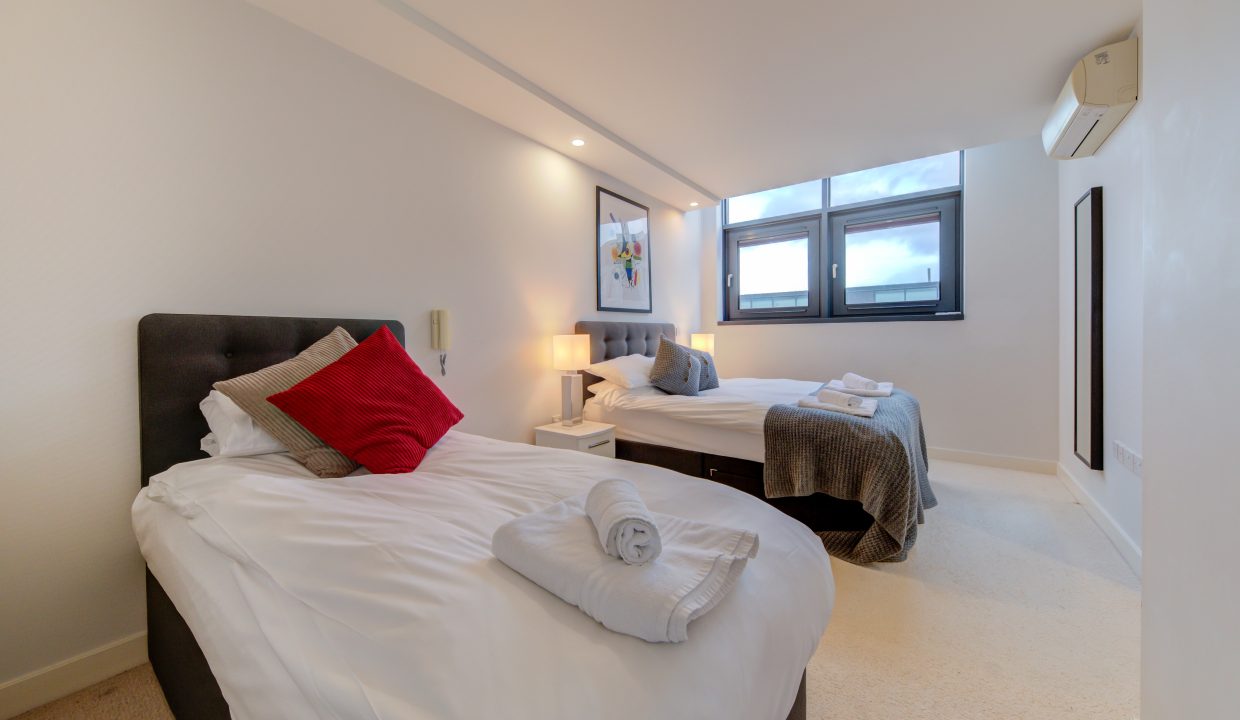 cleyro_finzelsreach_familydeluxe_bedroom_3[1]
