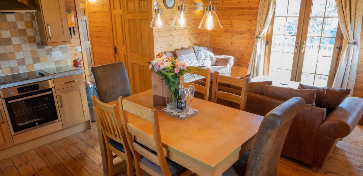 Barn_Owl_Lodge_Living_Banner-1600x600[1]